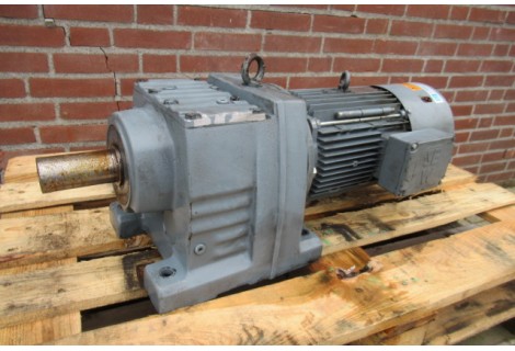 61 RPM 5,5  kW Asmaat 50 mm, brake. Used.